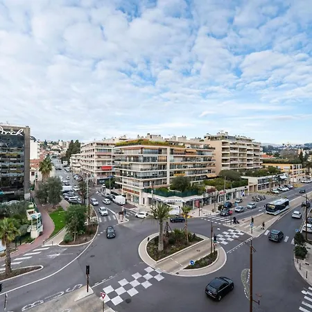 Bright With Wifi At The Porte De Cannes *